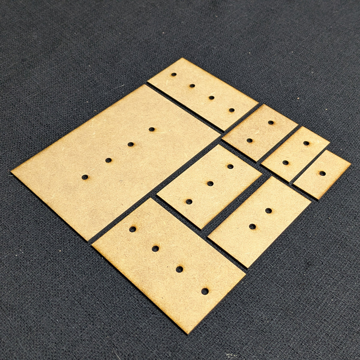 Rektangulære magnetklare/ magnetiserte MDF-basar til miniatyrar