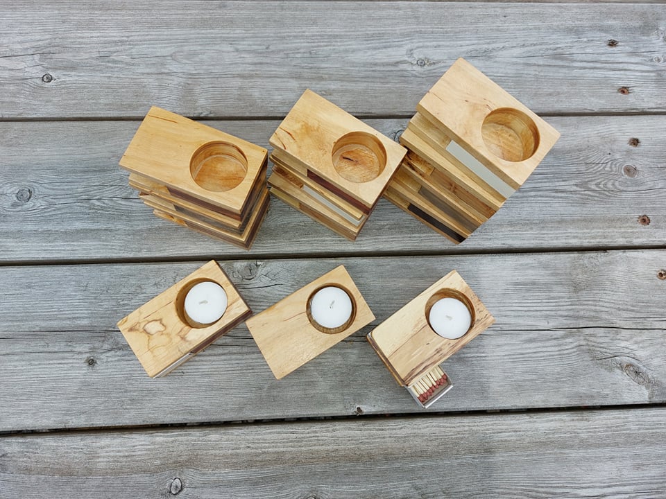 Tealight holder