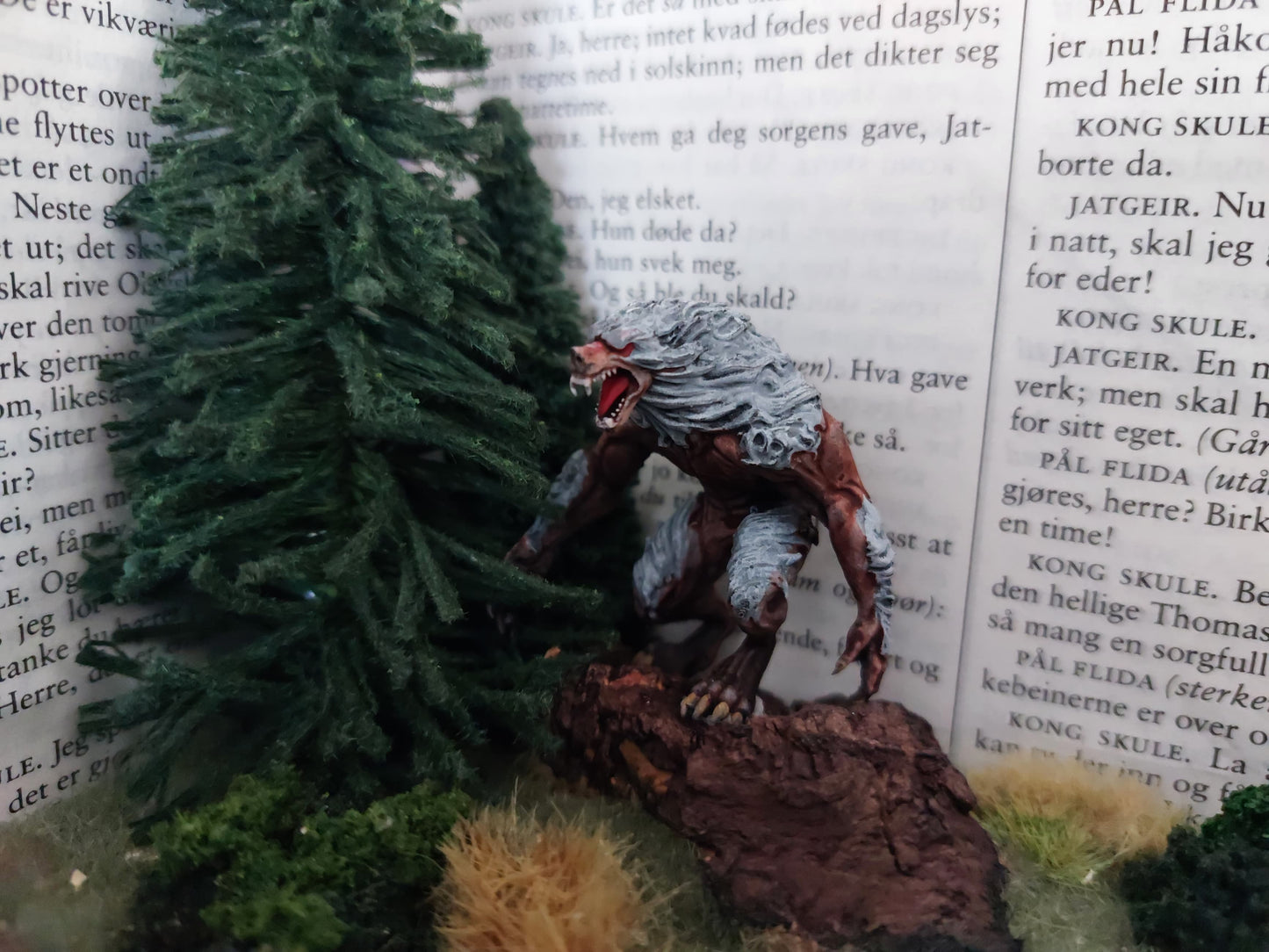 Little Red Riding Hood against the wolf