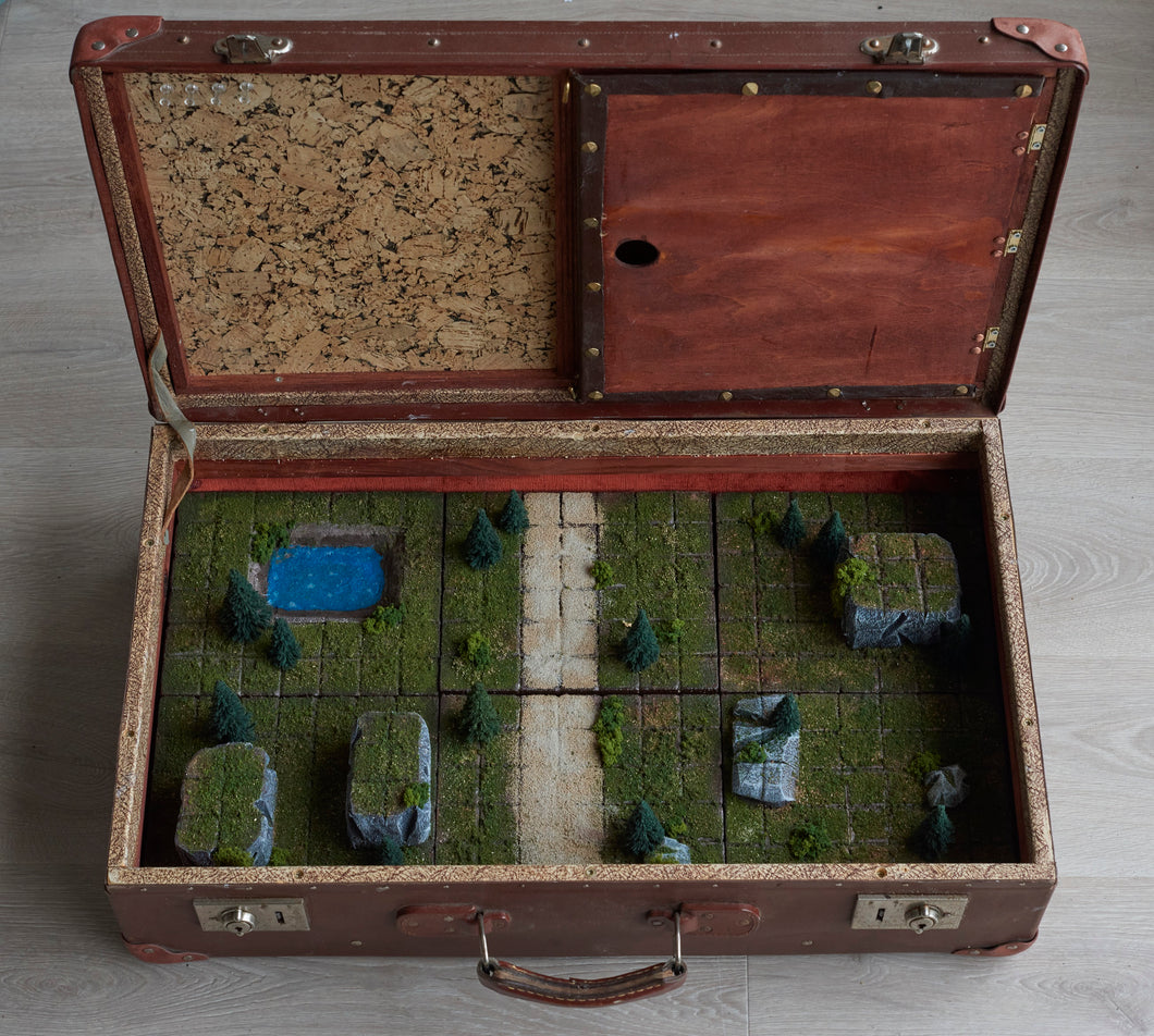 Brown leather case for miniatures and/or role-playing games